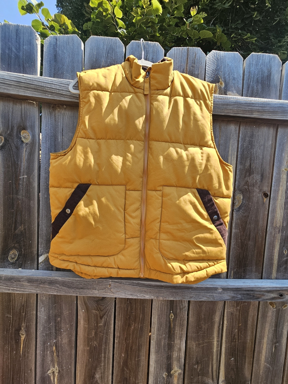 St. John's Bay Men's L Quilted Puffer Vest Courdoroy Pocket Trim 100% Polyester